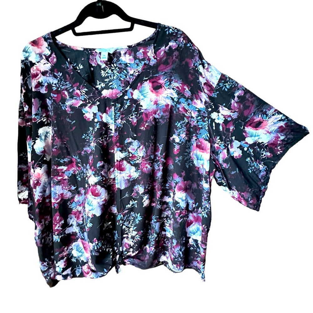Blotchy Floral Front Tie Dolman Sleeve Top by Boutique Plus Size 2X